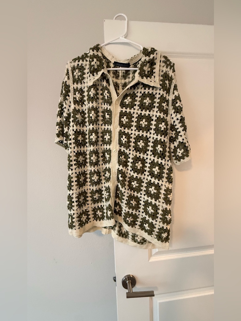 Olive & Cream Crochet Knit Short-Sleeve Button Cardigan - Picture 3 of 6
